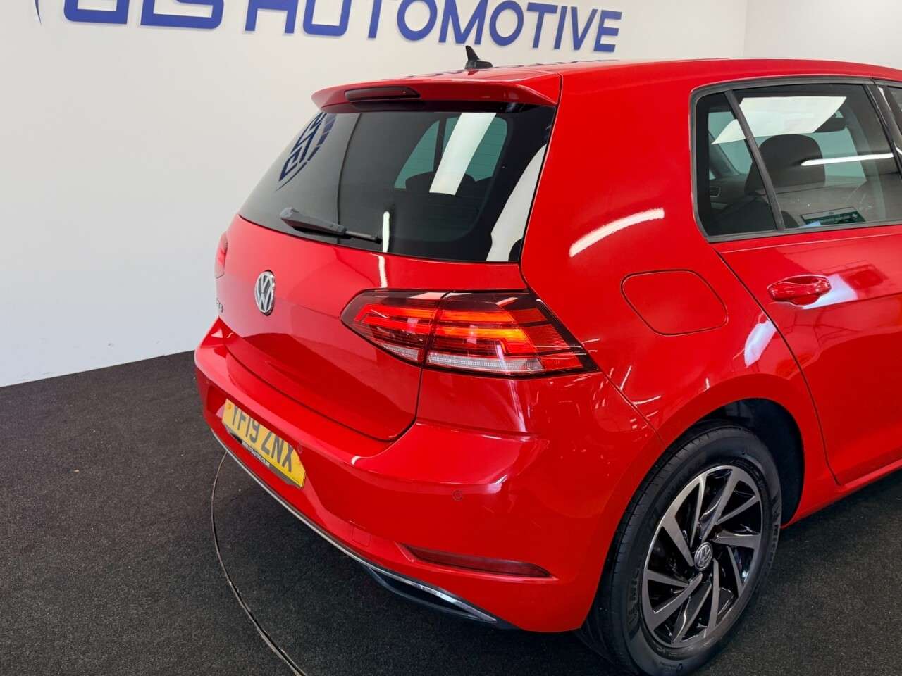2019 VOLKSWAGEN GOLF 2019 VOLKSWAGEN GOLF