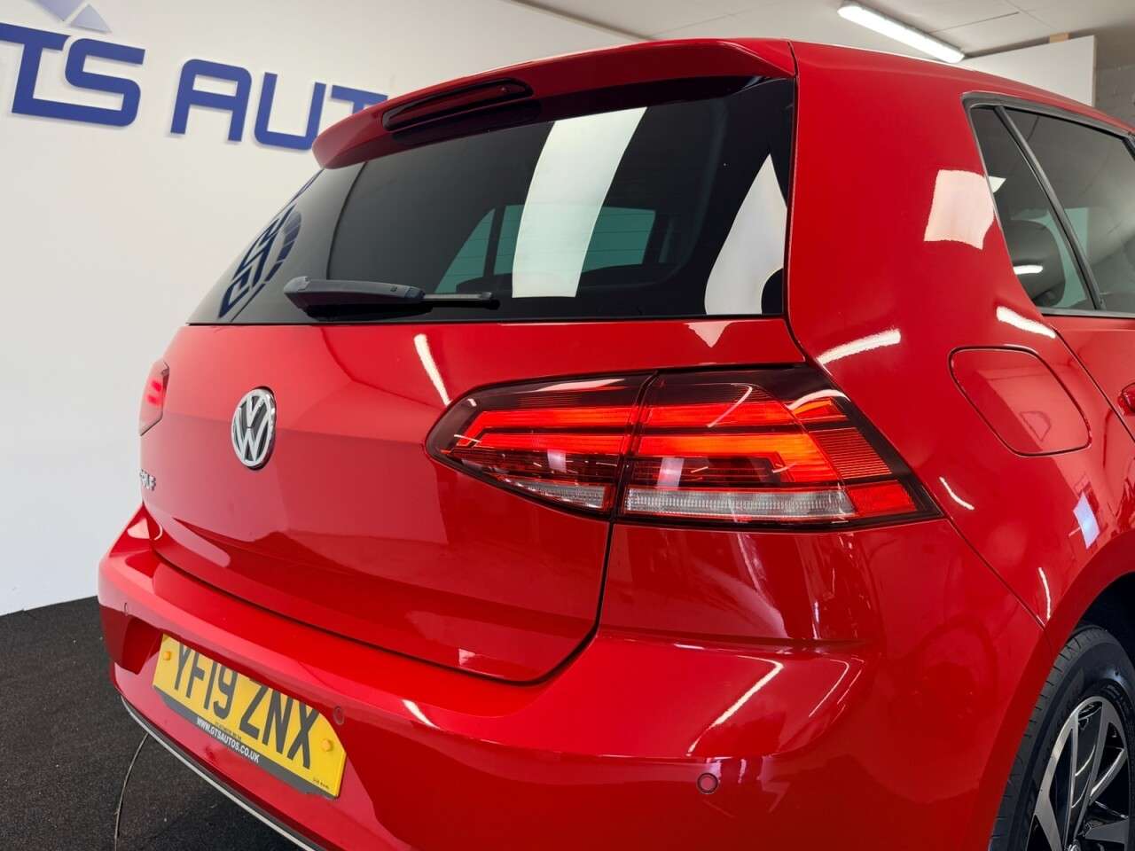 2019 VOLKSWAGEN GOLF 2019 VOLKSWAGEN GOLF