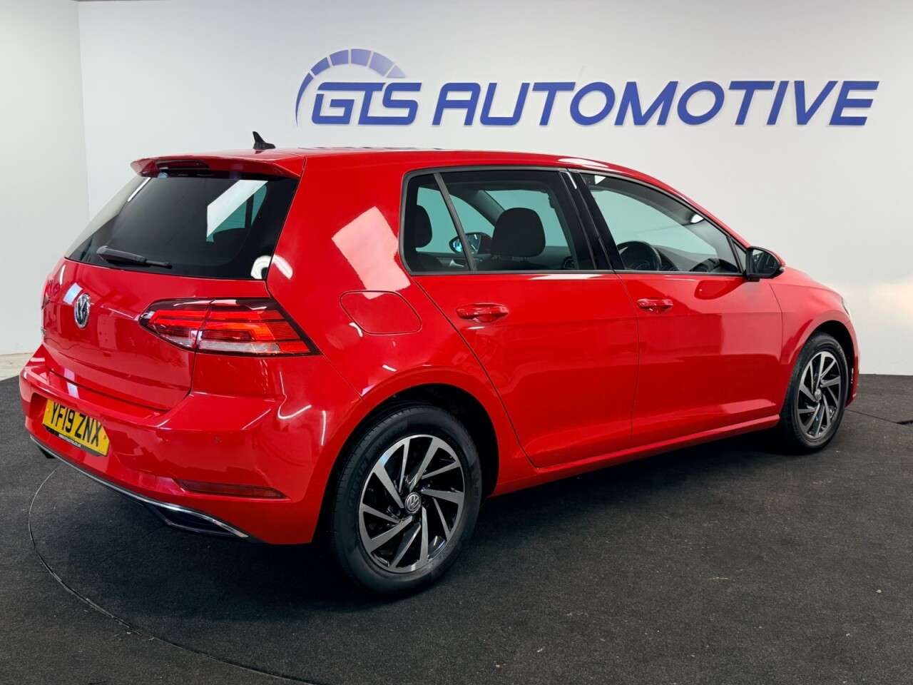 2019 VOLKSWAGEN GOLF 2019 VOLKSWAGEN GOLF