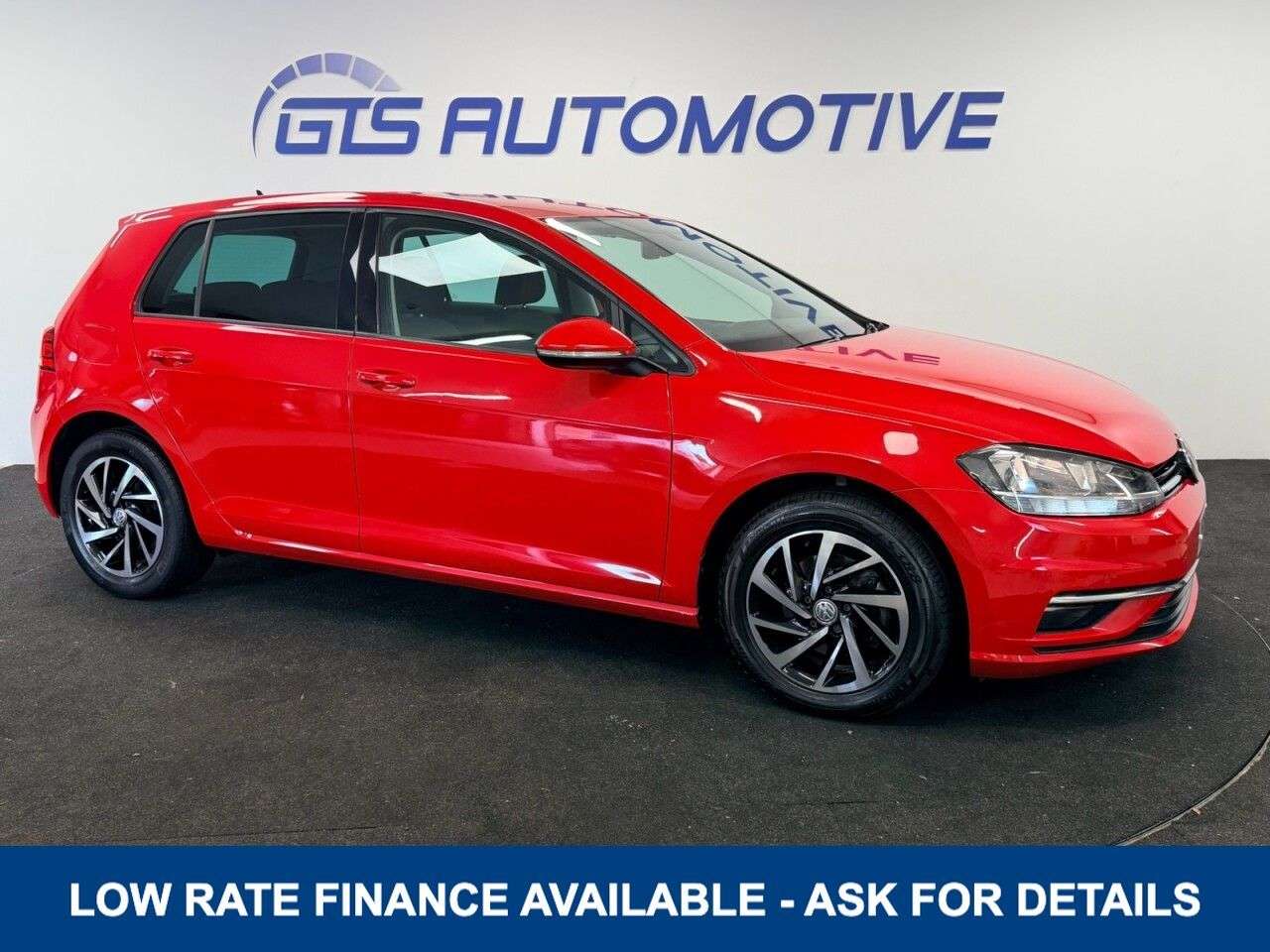 A 2019 VOLKSWAGEN GOLF 1.6 TDI MATCH FIVE DOOR 115 BHP + SAT NAV + PARKING SENSORS A 2019 VOLKSWAGEN GOLF 1.6 TDI MATCH FIVE DOOR 115 BHP + SAT NAV + PARKING SENSORS