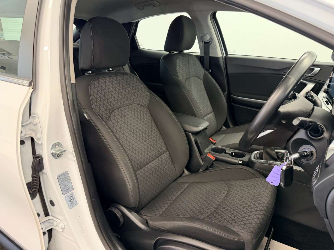 A 2020 KIA XCEED 1.6 CRDi 2 115 BHP + APPLE CAR PLAY + REAR CAMERA SIX MONTH WARRANTY JUNE 2 A 2020 KIA XCEED 1.6 CRDi 2 115 BHP + APPLE CAR PLAY + REAR CAMERA SIX MONTH WARRANTY JUNE 2