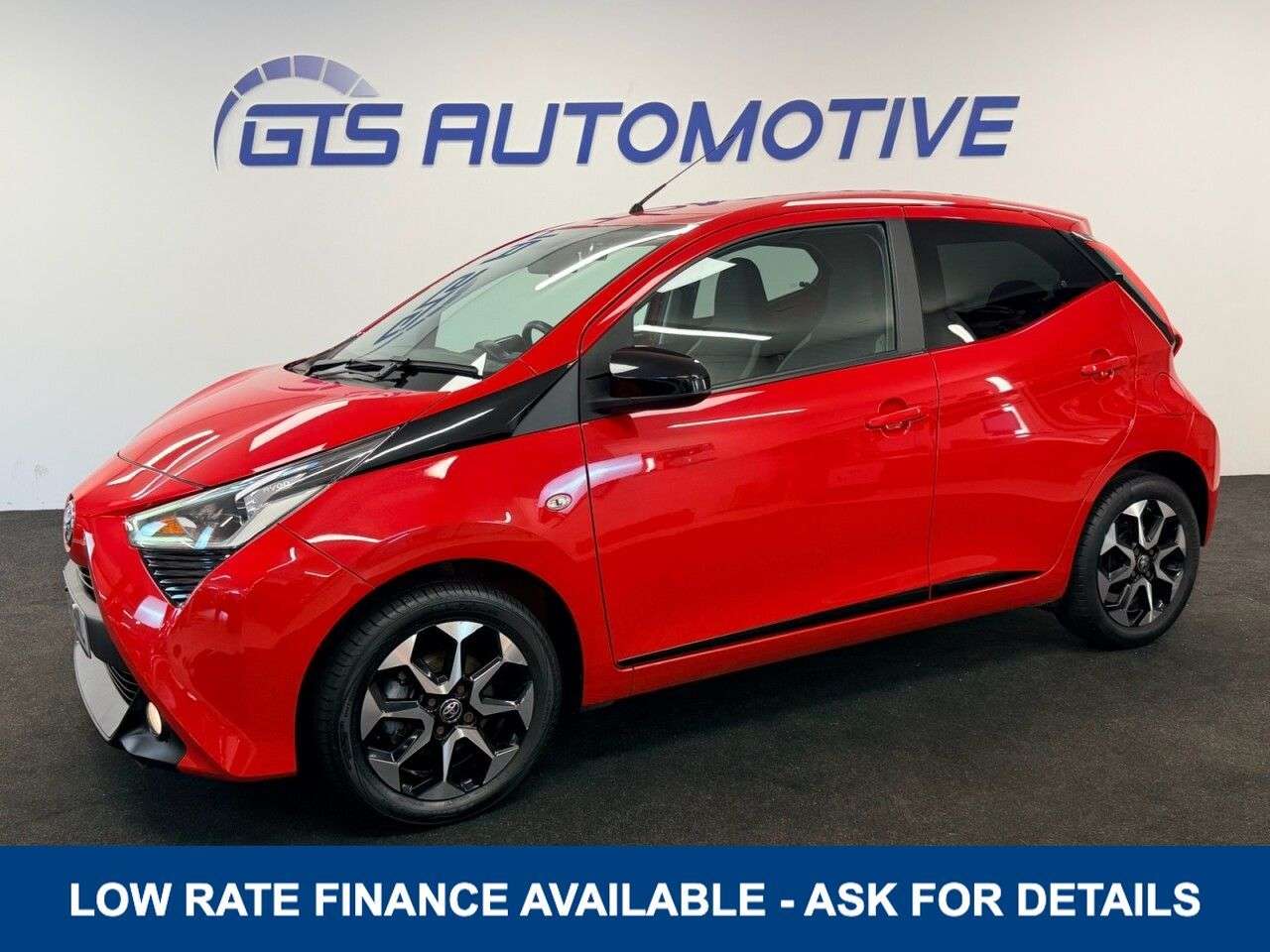 A 2019 TOYOTA AYGO 1.0 VVT-i X-TREND FIVE DOOR 70 BHP + APPLE CAR PLAY + REAR CAMERA SIX MONTH A 2019 TOYOTA AYGO 1.0 VVT-i X-TREND FIVE DOOR 70 BHP + APPLE CAR PLAY + REAR CAMERA SIX MONTH