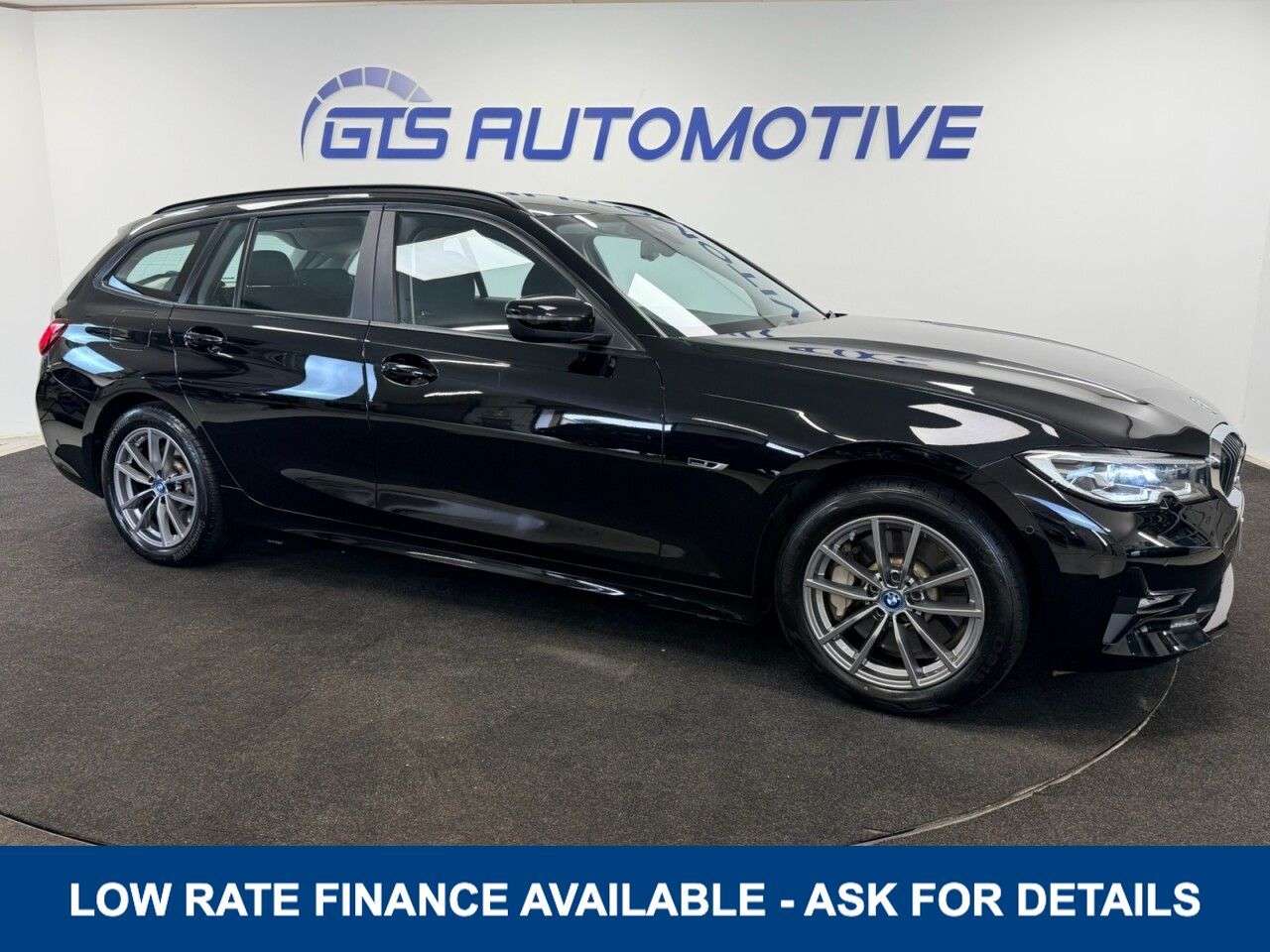 A 2021 BMW 3 SERIES TOURING 330e 12kWh SE PRO PLUG-IN HYBRID AUTO 292 BHP + SAT NAV + REAR CAMERA SIX M A 2021 BMW 3 SERIES TOURING 330e 12kWh SE PRO PLUG-IN HYBRID AUTO 292 BHP + SAT NAV + REAR CAMERA SIX M
