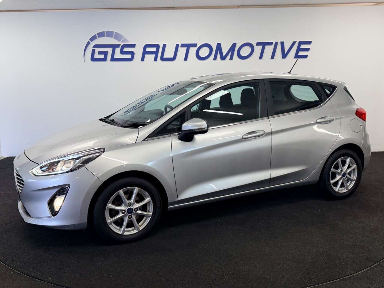 A 2018 FORD FIESTA 1.0 TURBO ECOBOOST ZETEC NAVIGATION FIVE DOOR 100 BHP SIX MONTH WARRANTY JU A 2018 FORD FIESTA 1.0 TURBO ECOBOOST ZETEC NAVIGATION FIVE DOOR 100 BHP SIX MONTH WARRANTY JU