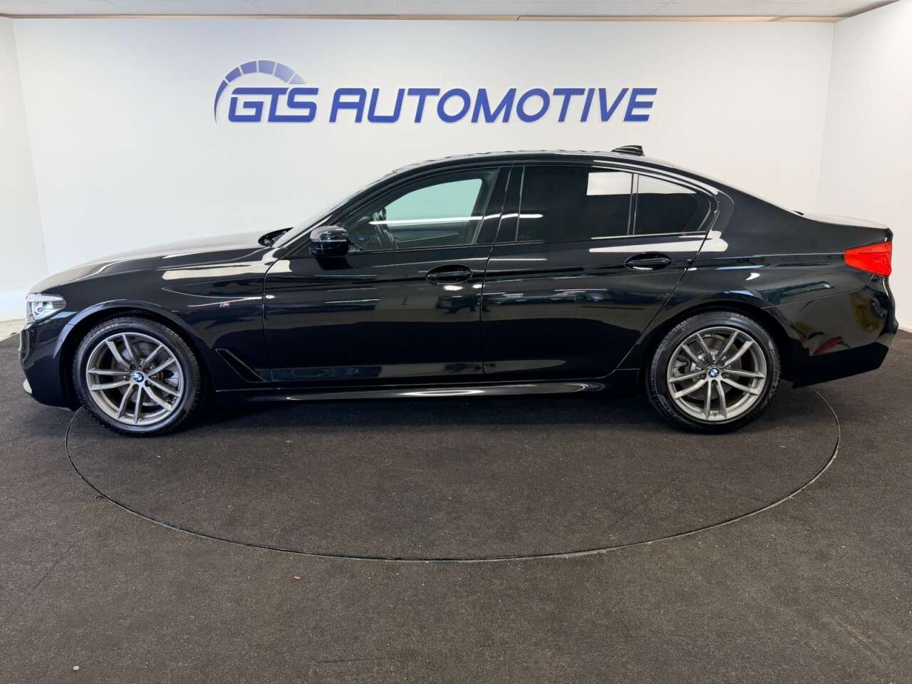 2020 BMW 5 SERIES 2020 BMW 5 SERIES