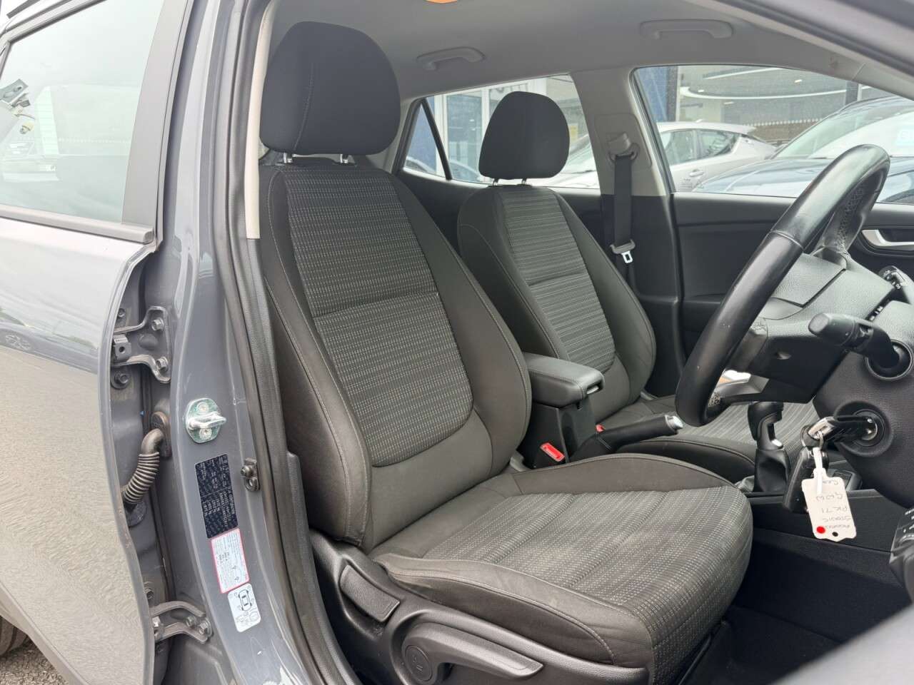 A 2021 KIA STONIC 1.0 T-GDi 2 100 BHP + APPLE CAR PLAY + PARKING SENSORS A 2021 KIA STONIC 1.0 T-GDi 2 100 BHP + APPLE CAR PLAY + PARKING SENSORS