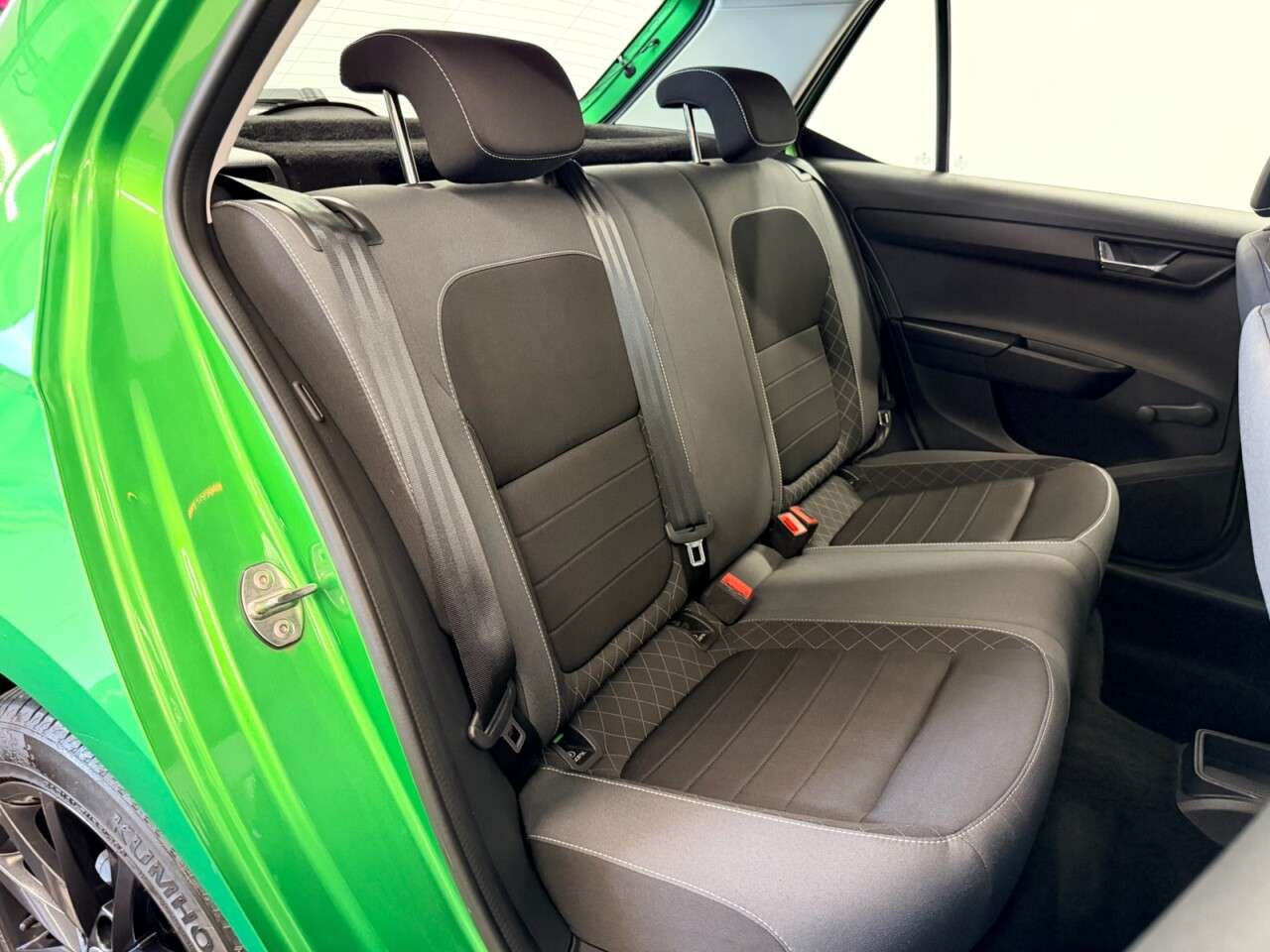 A 2020 SKODA FABIA 1.0 COLOUR EDITION FIVE DOOR 60 BHP + APPLE CAR PLAY + PARKING SENSORS SIX A 2020 SKODA FABIA 1.0 COLOUR EDITION FIVE DOOR 60 BHP + APPLE CAR PLAY + PARKING SENSORS SIX