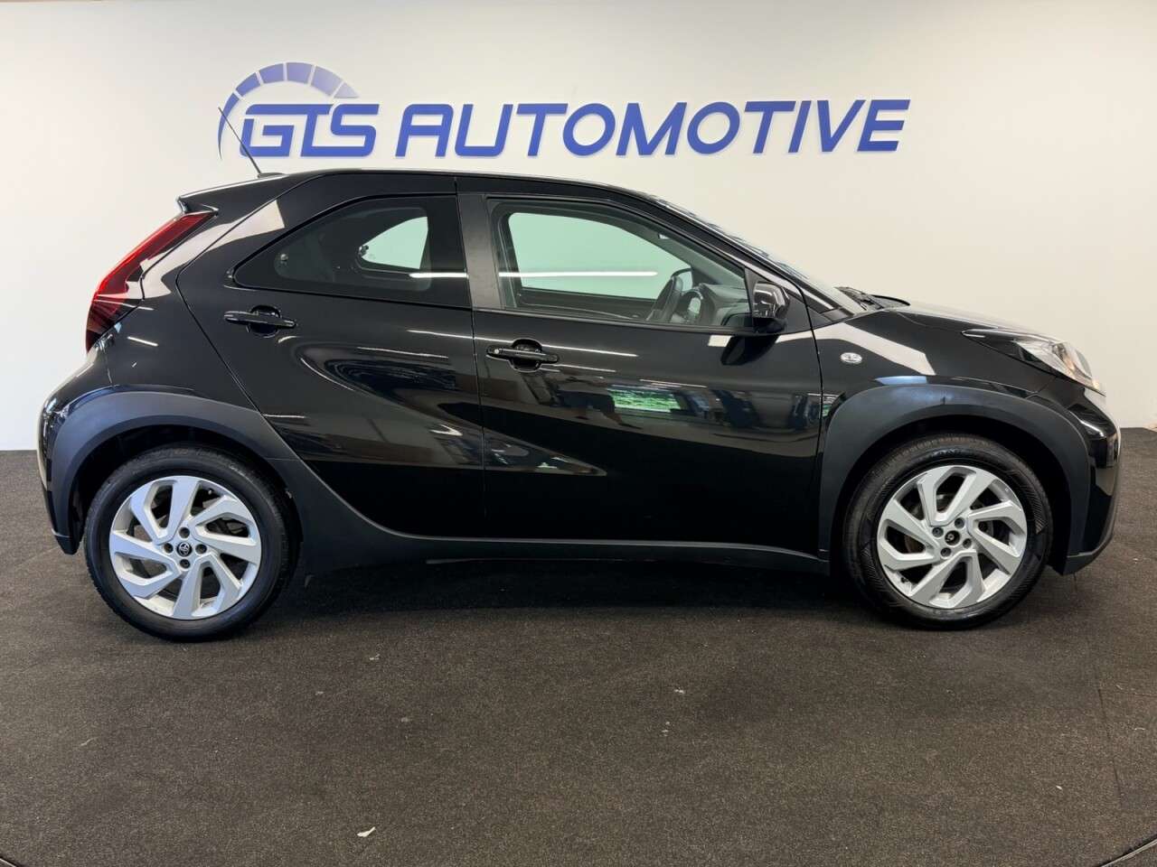 2023 TOYOTA AYGO X 2023 TOYOTA AYGO X
