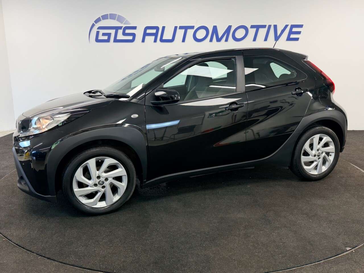 2023 TOYOTA AYGO X 2023 TOYOTA AYGO X