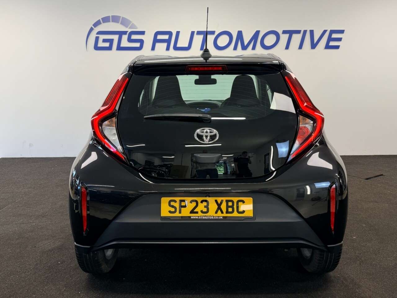 2023 TOYOTA AYGO X 2023 TOYOTA AYGO X
