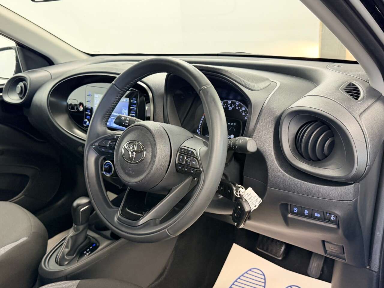 2023 TOYOTA AYGO X 2023 TOYOTA AYGO X