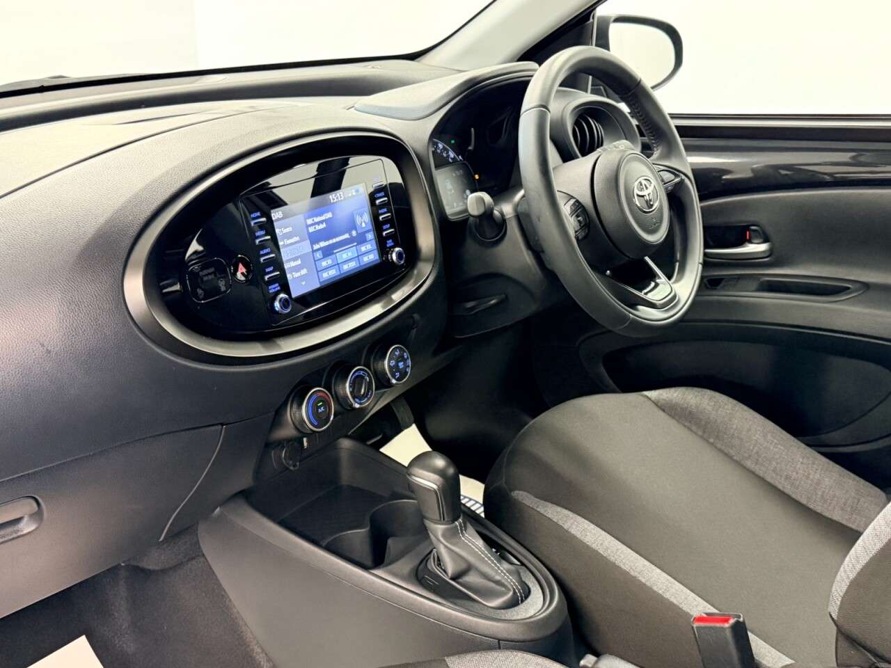 2023 TOYOTA AYGO X 2023 TOYOTA AYGO X