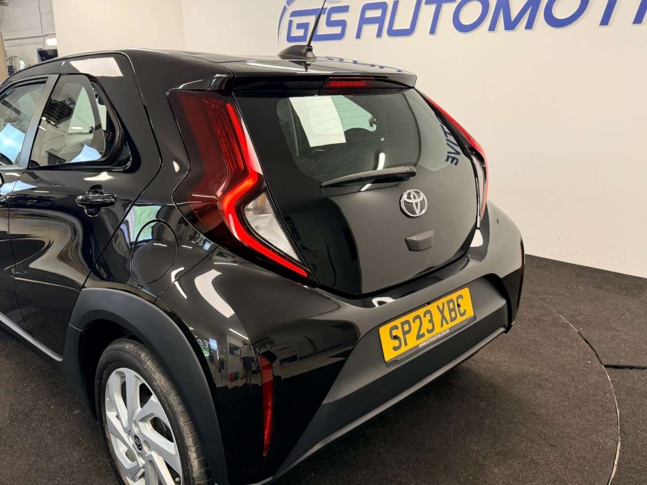 2023 TOYOTA AYGO X 2023 TOYOTA AYGO X