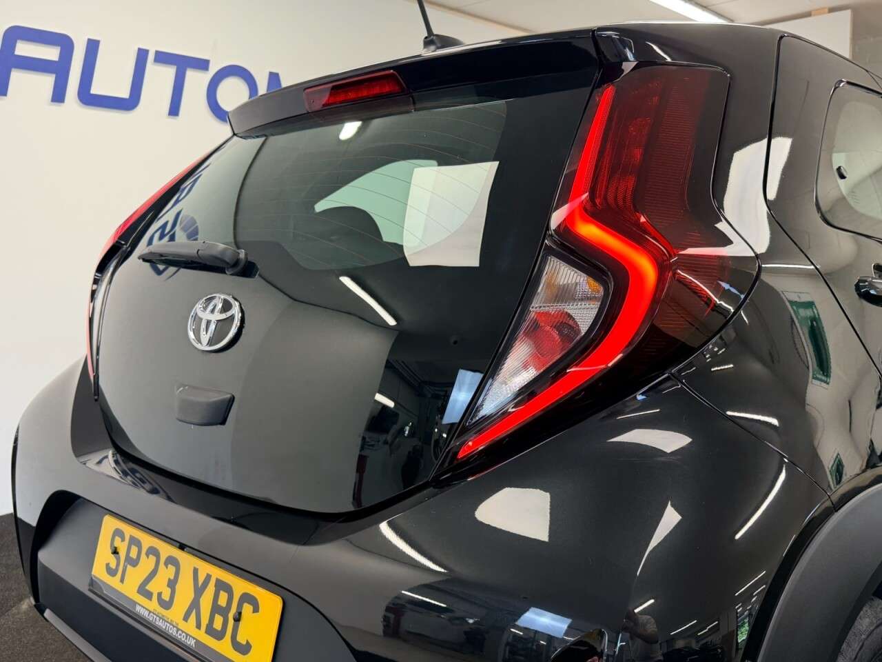 2023 TOYOTA AYGO X 2023 TOYOTA AYGO X