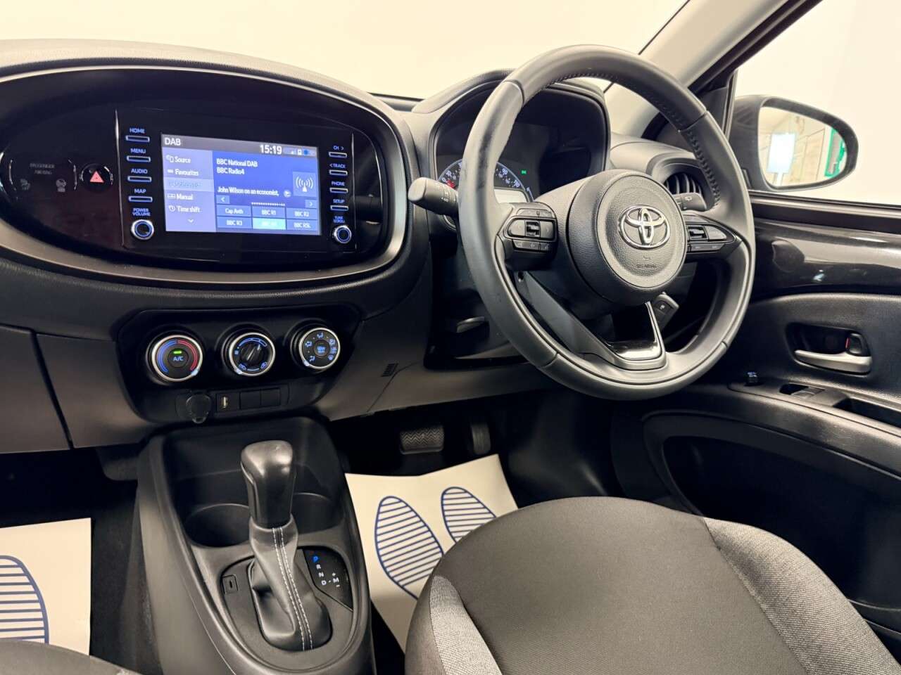 2023 TOYOTA AYGO X 2023 TOYOTA AYGO X