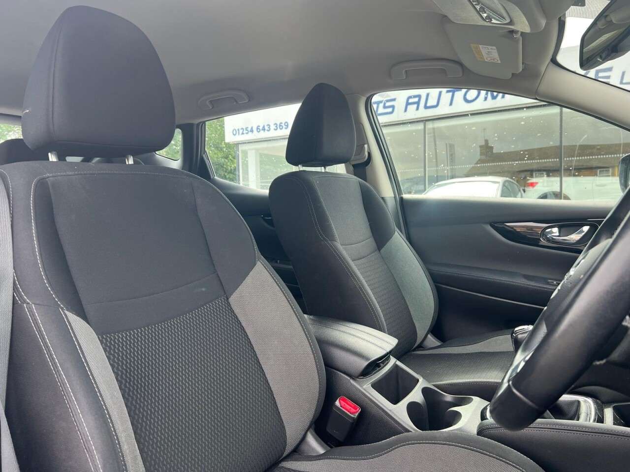 A 2021 NISSAN QASHQAI 1.3 DIG-T ACENTA PREMIUM 140 BHP + SAT NAV + REAR CAMERA A 2021 NISSAN QASHQAI 1.3 DIG-T ACENTA PREMIUM 140 BHP + SAT NAV + REAR CAMERA