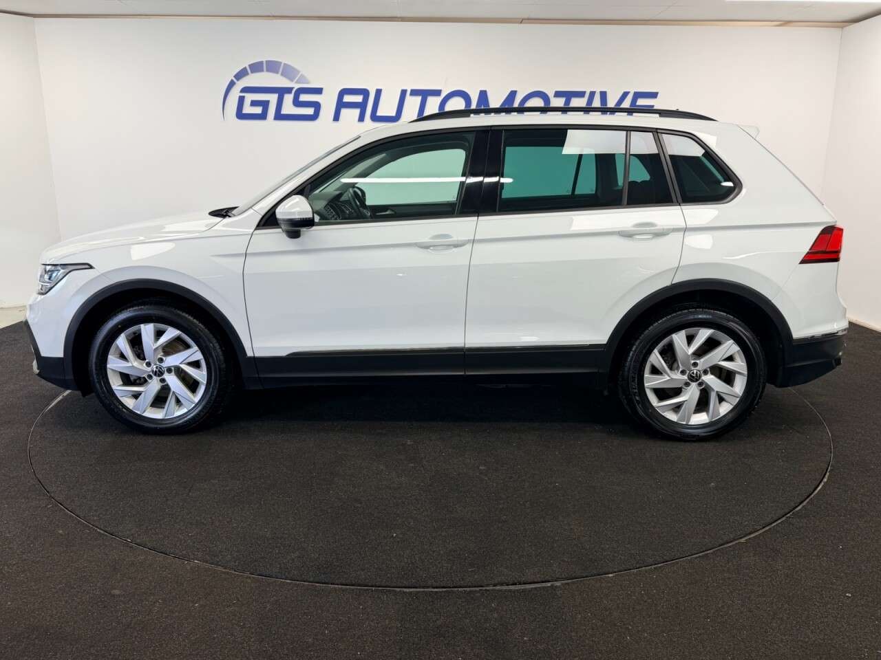 2021 VOLKSWAGEN TIGUAN 2021 VOLKSWAGEN TIGUAN