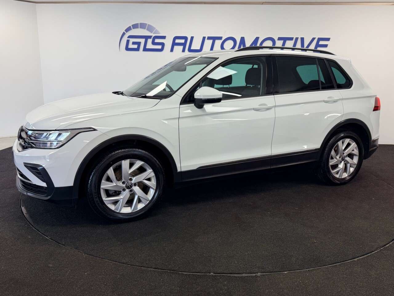 2021 VOLKSWAGEN TIGUAN 2021 VOLKSWAGEN TIGUAN