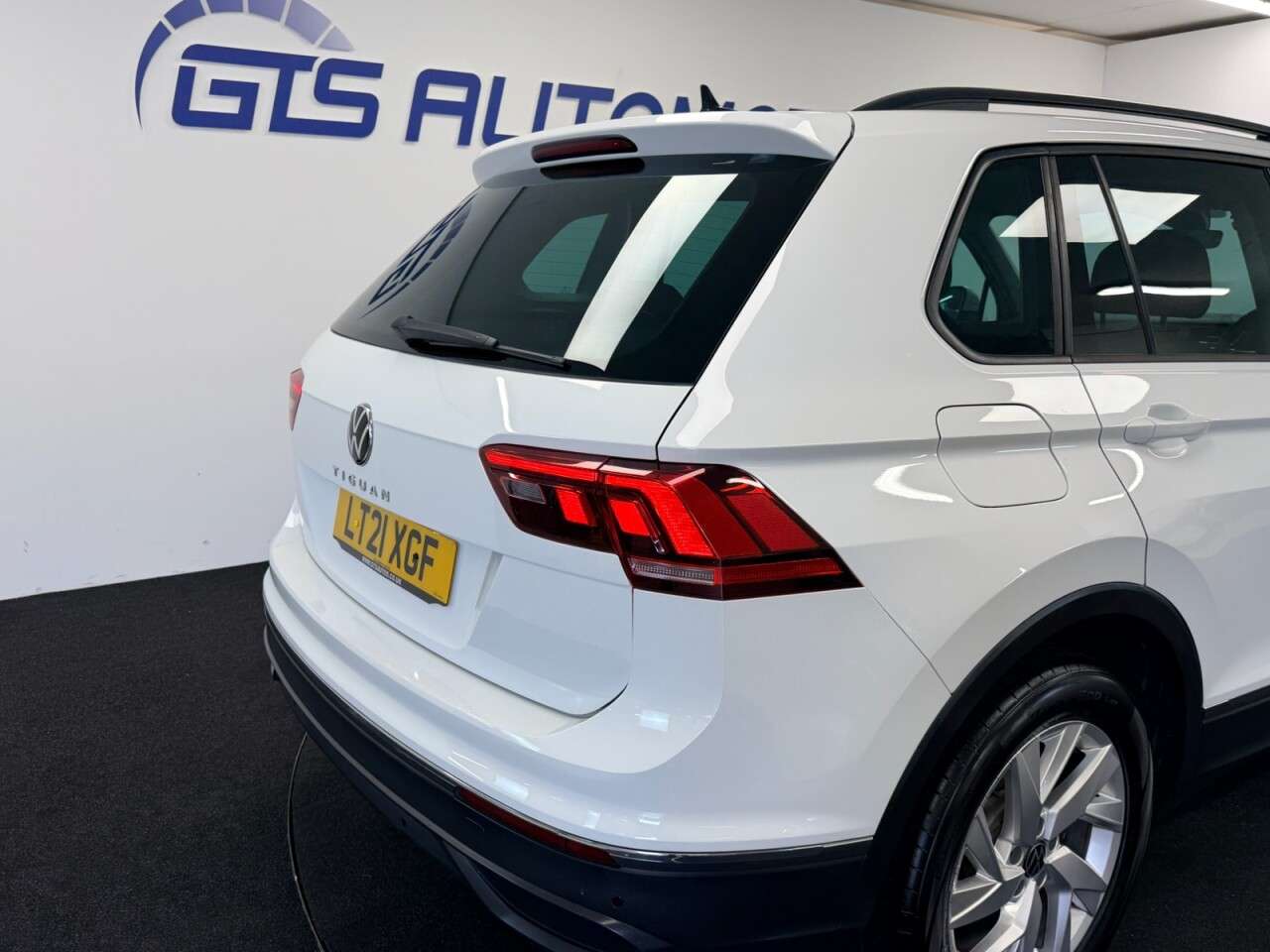 2021 VOLKSWAGEN TIGUAN 2021 VOLKSWAGEN TIGUAN