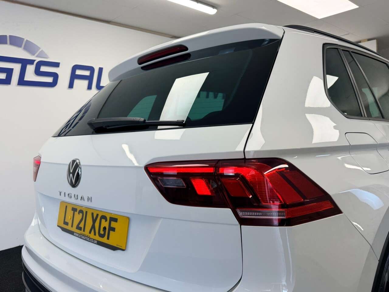 2021 VOLKSWAGEN TIGUAN 2021 VOLKSWAGEN TIGUAN