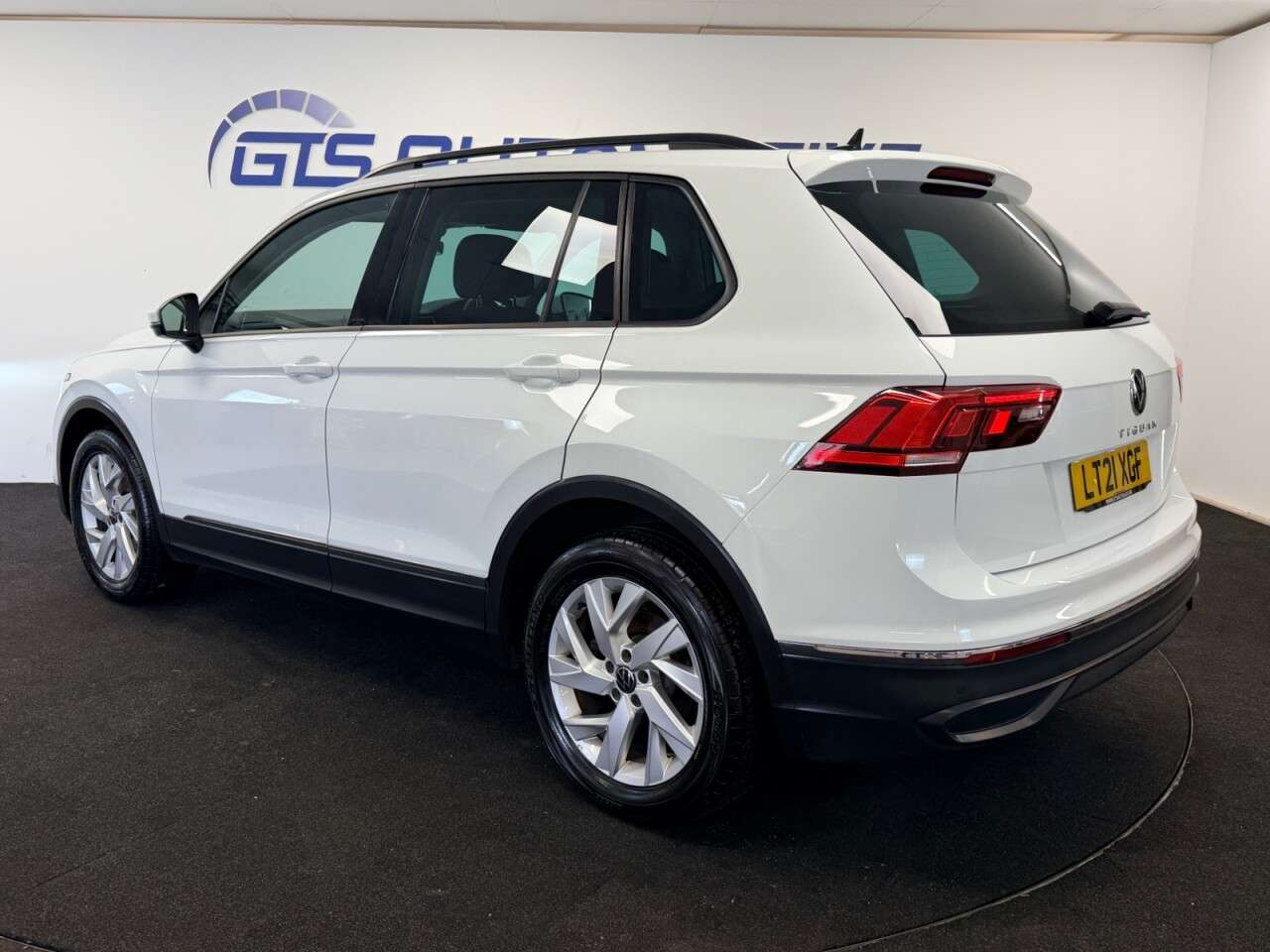 2021 VOLKSWAGEN TIGUAN 2021 VOLKSWAGEN TIGUAN