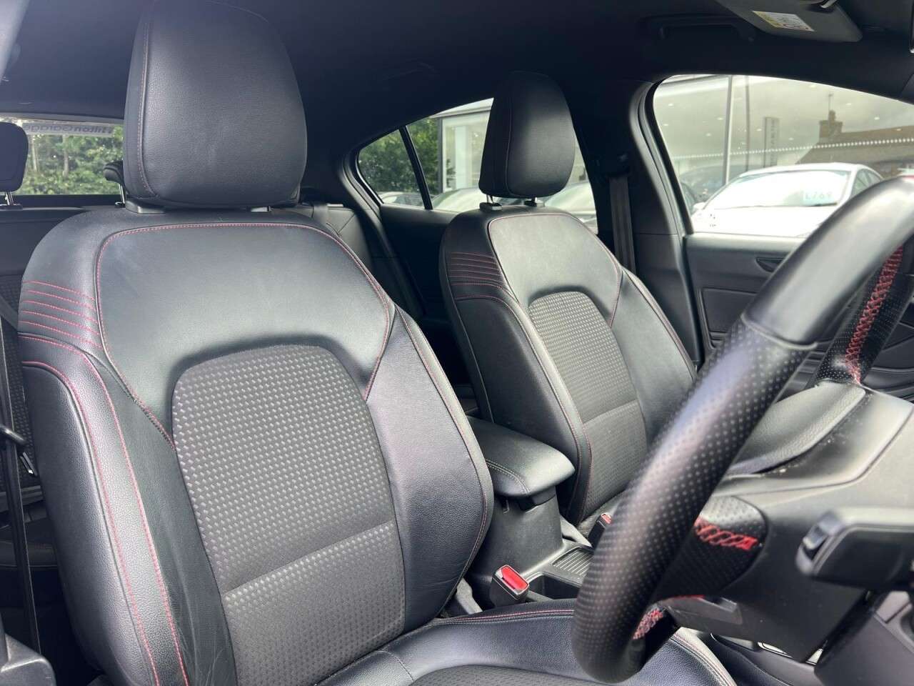 A 2021 FORD FOCUS 1.5D ECOBLUE ST-LINE X FIVE DOOR 120 BHP + SAT NAV + HEATED SEATS A 2021 FORD FOCUS 1.5D ECOBLUE ST-LINE X FIVE DOOR 120 BHP + SAT NAV + HEATED SEATS