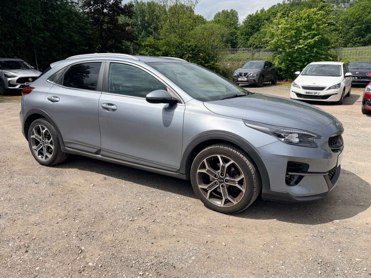 A 2020 KIA XCEED 1.0 T-GDi EDITION 120 BHP + REAR CAMERA + APPLE CAR PLAY A 2020 KIA XCEED 1.0 T-GDi EDITION 120 BHP + REAR CAMERA + APPLE CAR PLAY