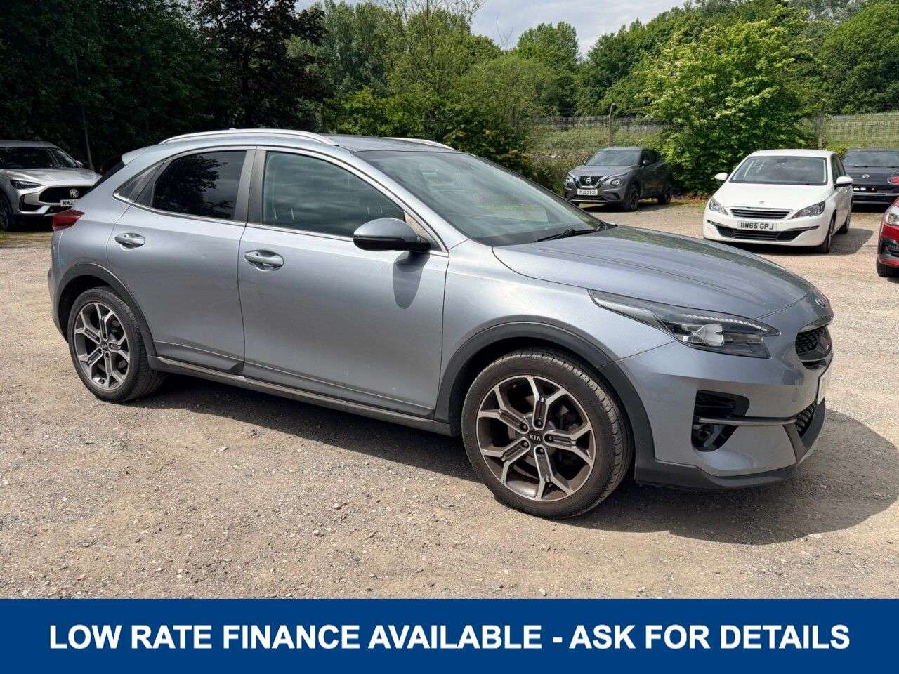 A 2020 KIA XCEED 1.0 T-GDi EDITION 120 BHP + REAR CAMERA + APPLE CAR PLAY A 2020 KIA XCEED 1.0 T-GDi EDITION 120 BHP + REAR CAMERA + APPLE CAR PLAY