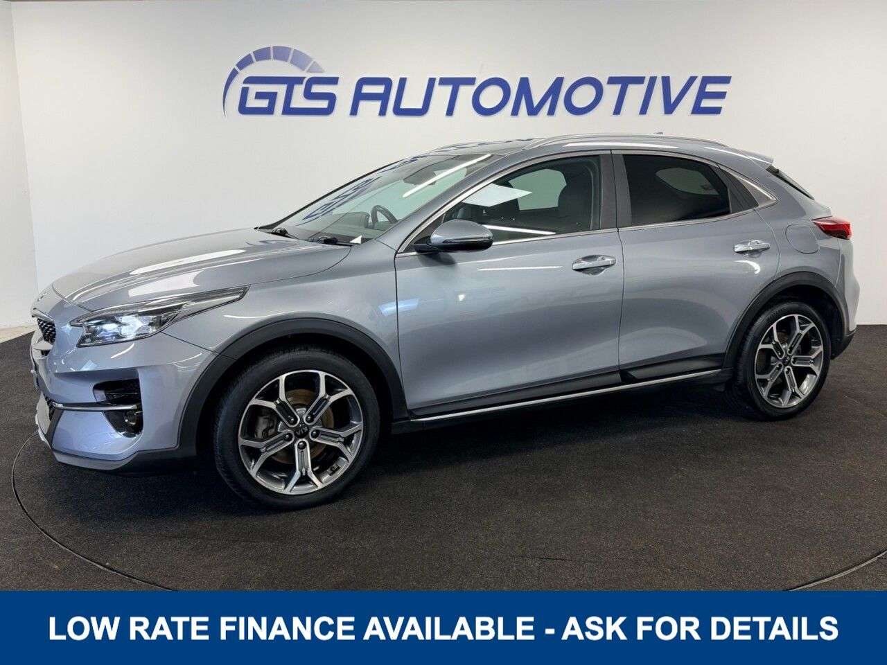 A 2020 KIA XCEED 1.0 T-GDi EDITION 120 BHP + REAR CAMERA + APPLE CAR PLAY SIX MONTH WARRANTY A 2020 KIA XCEED 1.0 T-GDi EDITION 120 BHP + REAR CAMERA + APPLE CAR PLAY SIX MONTH WARRANTY