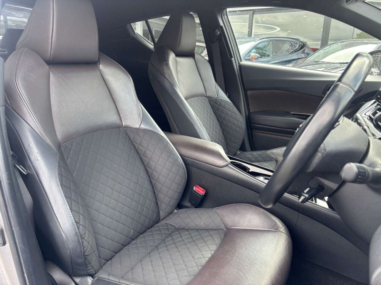 A 2018 TOYOTA C-HR 1.2 VVT-i EXCEL 115 BHP + SAT NAV + REAR CAMERA A 2018 TOYOTA C-HR 1.2 VVT-i EXCEL 115 BHP + SAT NAV + REAR CAMERA