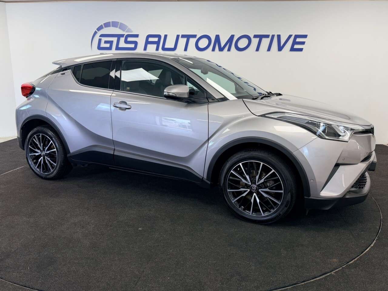 A 2018 TOYOTA C-HR 1.2 VVT-i EXCEL 115 BHP + SAT NAV + REAR CAMERA + HEATED SEATS SIX MONTH WA A 2018 TOYOTA C-HR 1.2 VVT-i EXCEL 115 BHP + SAT NAV + REAR CAMERA + HEATED SEATS SIX MONTH WA