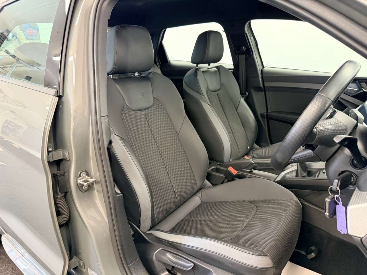 A 2020 AUDI A1 SPORTBACK 1.0 TFSI 30 S-LINE FIVE DOOR 115 BHP + APPLE PLAY + PARKING SENSO A 2020 AUDI A1 SPORTBACK 1.0 TFSI 30 S-LINE FIVE DOOR 115 BHP + APPLE PLAY + PARKING SENSO