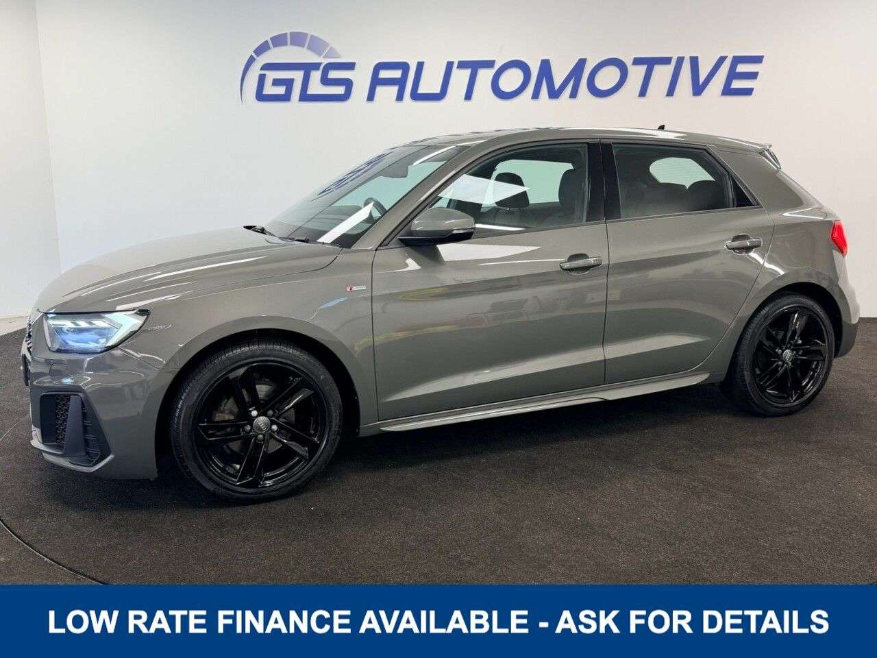 A 2020 AUDI A1 SPORTBACK 1.0 TFSI 30 S-LINE FIVE DOOR 115 BHP + APPLE PLAY + PARKING SENSO A 2020 AUDI A1 SPORTBACK 1.0 TFSI 30 S-LINE FIVE DOOR 115 BHP + APPLE PLAY + PARKING SENSO
