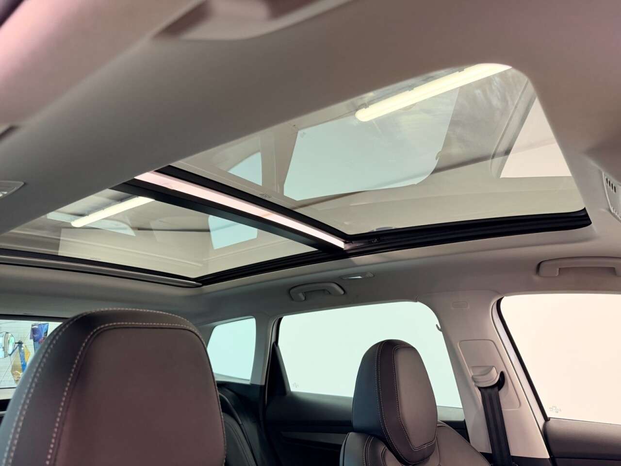 A 2020 SKODA KAROQ 2.0 TDI EDITION 150 BHP + SAT NAV + GLASS SUNROOF + HEATED LEATHER SIX MONT A 2020 SKODA KAROQ 2.0 TDI EDITION 150 BHP + SAT NAV + GLASS SUNROOF + HEATED LEATHER SIX MONT