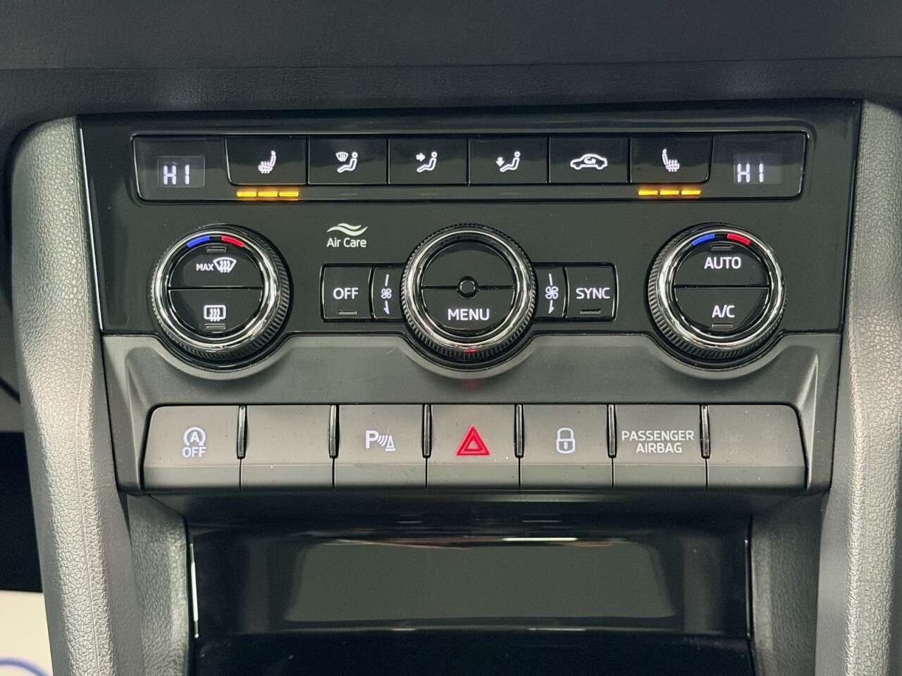 2020 SKODA KAROQ 2020 SKODA KAROQ