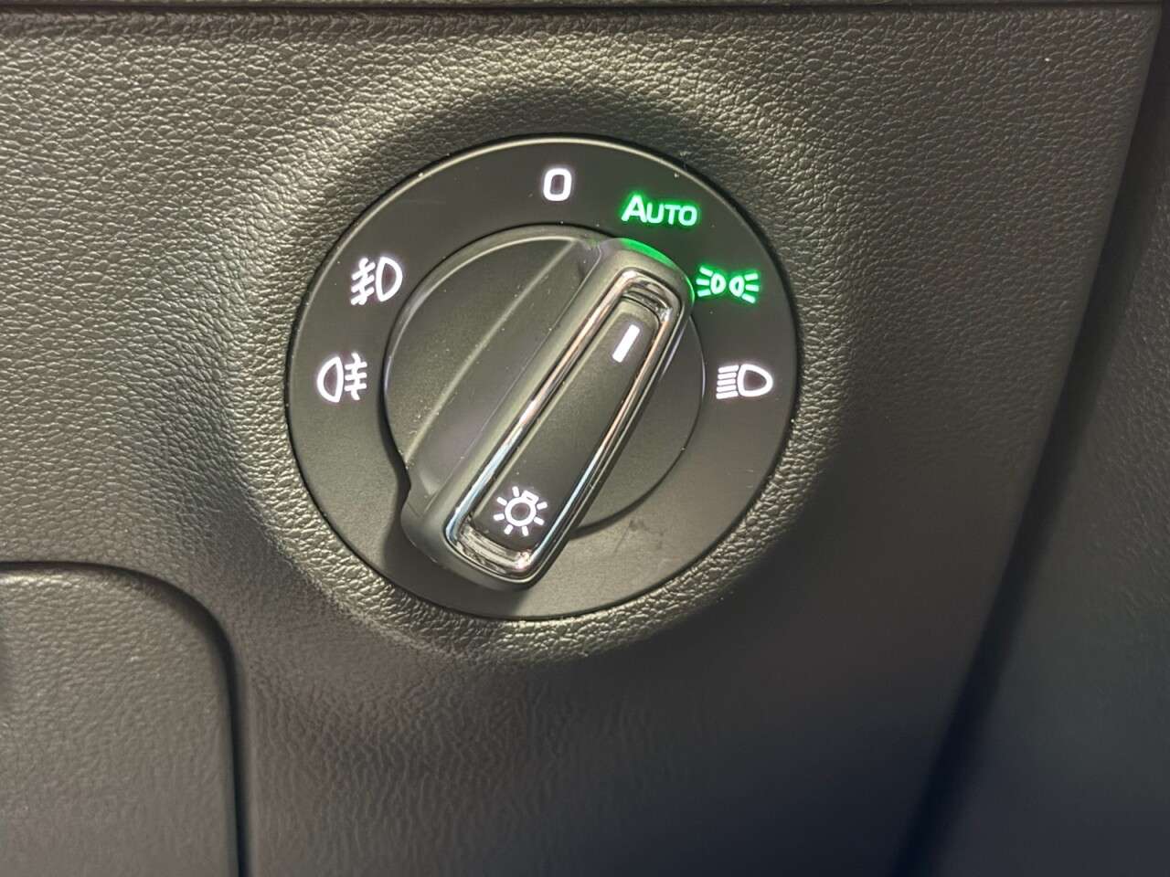 2020 SKODA KAROQ 2020 SKODA KAROQ