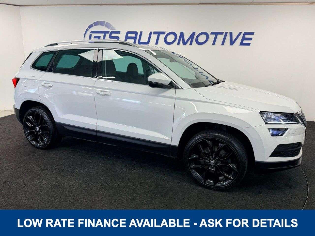 A 2020 SKODA KAROQ 2.0 TDI EDITION 150 BHP + SAT NAV + GLASS SUNROOF + HEATED LEATHER SIX MONT A 2020 SKODA KAROQ 2.0 TDI EDITION 150 BHP + SAT NAV + GLASS SUNROOF + HEATED LEATHER SIX MONT