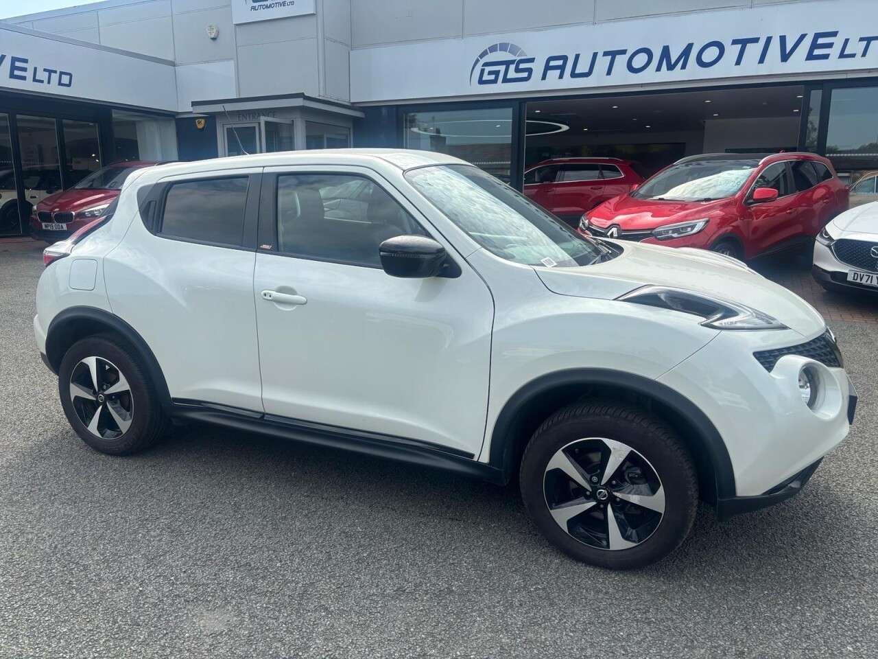 A 2019 NISSAN JUKE 1.6 BOSE PERSONAL EDITION 115 BHP + SAT NAV + REAR CAMERA SIX MONTH WARRANT A 2019 NISSAN JUKE 1.6 BOSE PERSONAL EDITION 115 BHP + SAT NAV + REAR CAMERA SIX MONTH WARRANT