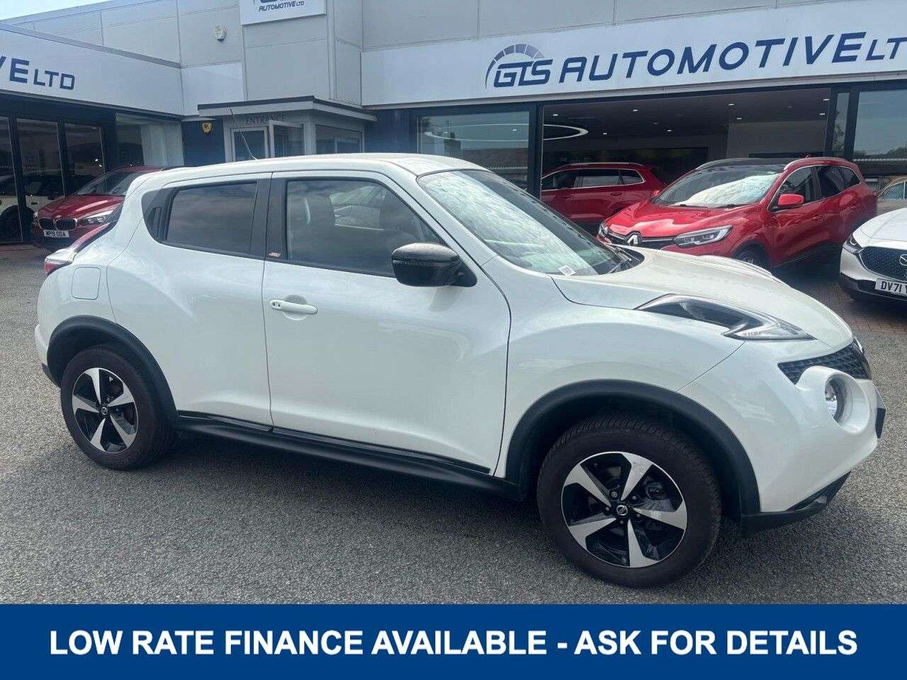 A 2019 NISSAN JUKE 1.6 BOSE PERSONAL EDITION 115 BHP + SAT NAV + REAR CAMERA SIX MONTH WARRANT A 2019 NISSAN JUKE 1.6 BOSE PERSONAL EDITION 115 BHP + SAT NAV + REAR CAMERA SIX MONTH WARRANT