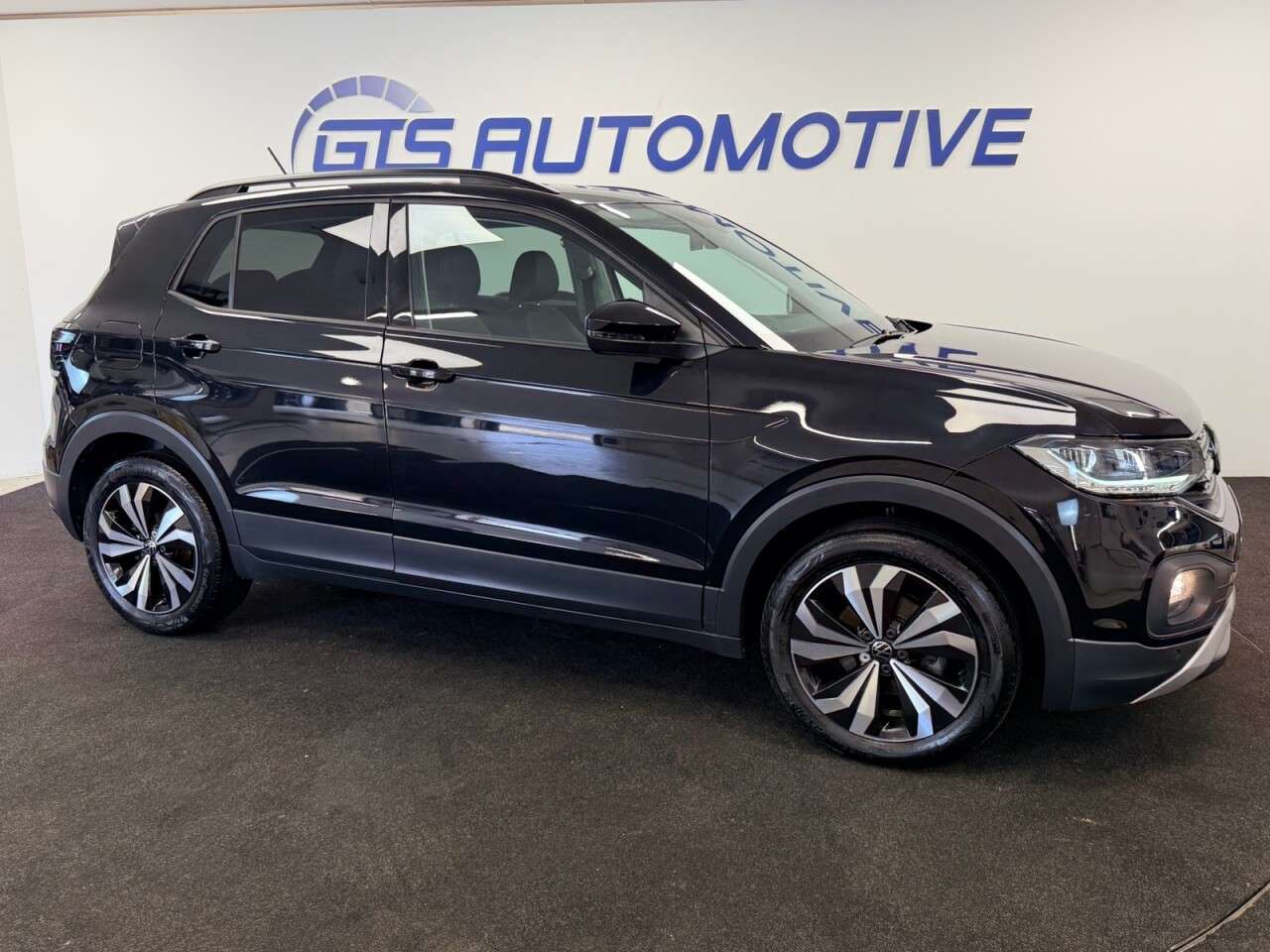 A 2024 VOLKSWAGEN T-CROSS 1.0 TSI BLACK EDITION DSG AUTO 110 BHP + APPLE CAR PLAY + PARKING SENSORS S A 2024 VOLKSWAGEN T-CROSS 1.0 TSI BLACK EDITION DSG AUTO 110 BHP + APPLE CAR PLAY + PARKING SENSORS S