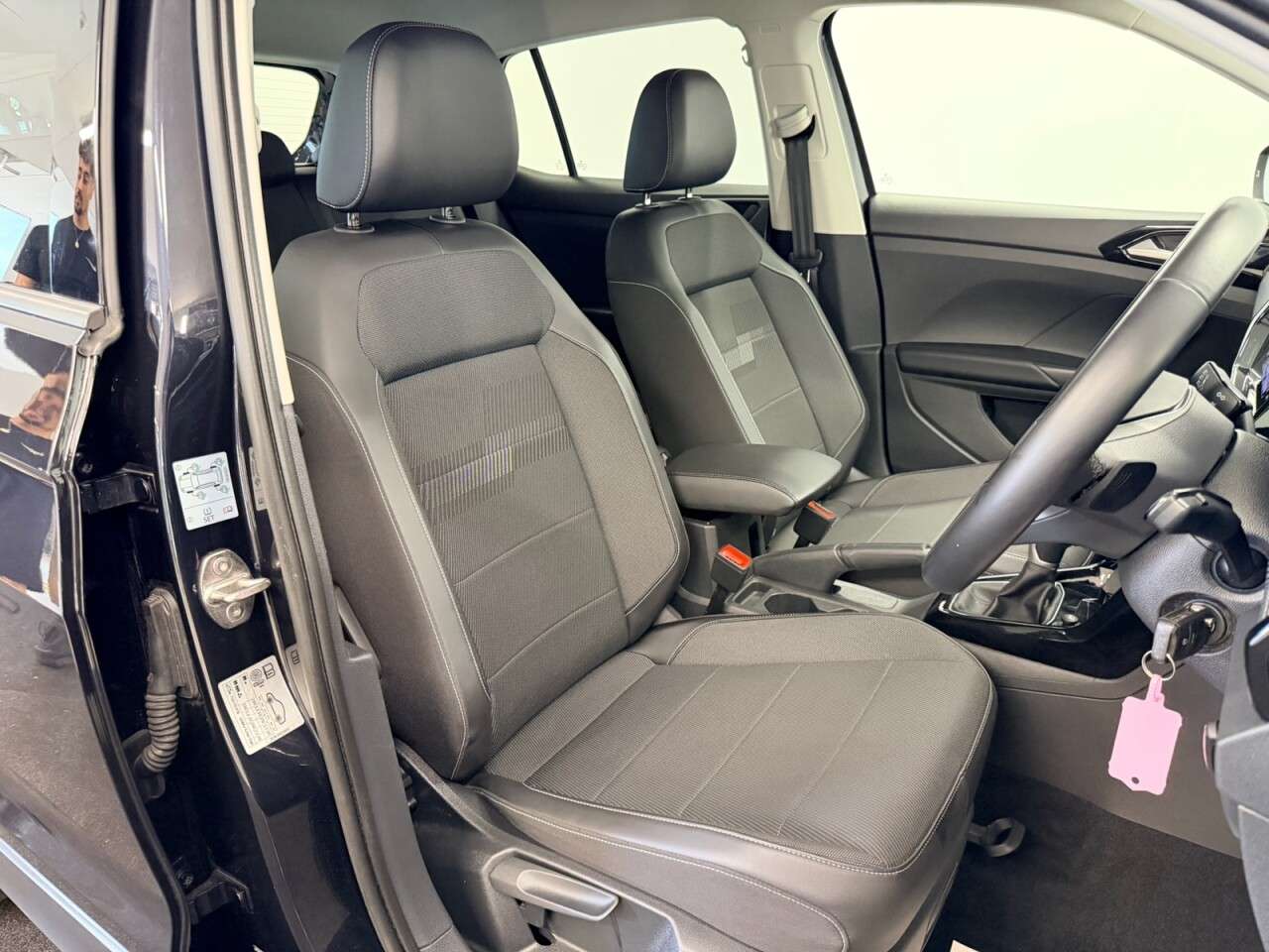 A 2024 VOLKSWAGEN T-CROSS 1.0 TSI BLACK EDITION DSG AUTO 110 BHP + APPLE CAR PLAY + PARKING SENSORS S A 2024 VOLKSWAGEN T-CROSS 1.0 TSI BLACK EDITION DSG AUTO 110 BHP + APPLE CAR PLAY + PARKING SENSORS S