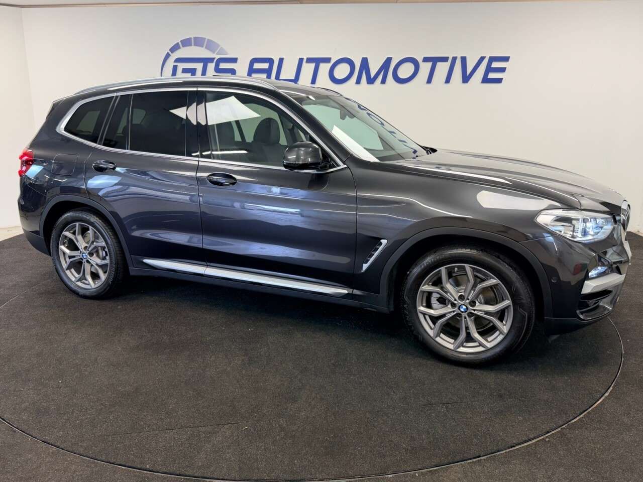 A 2020 BMW X3 20d MHT xLINE HYBRID AUTO xDRIVE 4WD 190 BHP + PREMIUM PACK + GLASS SUNROOF A 2020 BMW X3 20d MHT xLINE HYBRID AUTO xDRIVE 4WD 190 BHP + PREMIUM PACK + GLASS SUNROOF