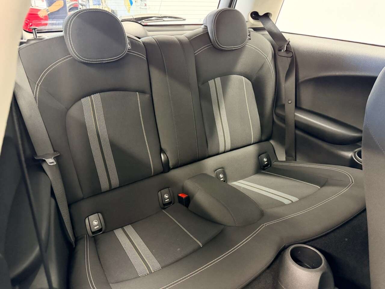 A 2019 MINI HATCH 2.0 COOPER S CLASSIC 192 BHP + AIR CON + BLACK ALLOYS SIX MONTH WARRANTY AP A 2019 MINI HATCH 2.0 COOPER S CLASSIC 192 BHP + AIR CON + BLACK ALLOYS SIX MONTH WARRANTY AP