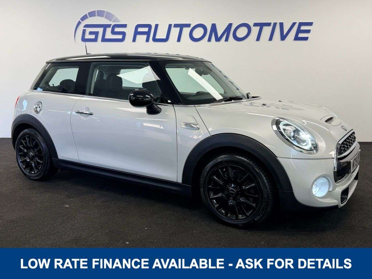 A 2019 MINI HATCH 2.0 COOPER S CLASSIC 192 BHP + AIR CON + BLACK ALLOYS SIX MONTH WARRANTY AP A 2019 MINI HATCH 2.0 COOPER S CLASSIC 192 BHP + AIR CON + BLACK ALLOYS SIX MONTH WARRANTY AP