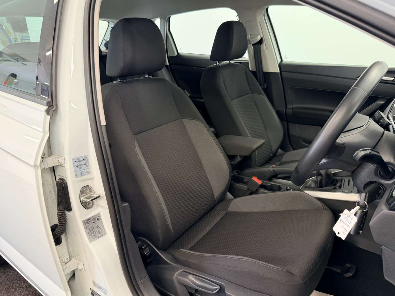 A 2023 VOLKSWAGEN POLO 1.0 EVO LIFE FIVE DOOR 80 BHP + APPLE PLAY + CRUISE CONTROL SIX MONTH WARRA A 2023 VOLKSWAGEN POLO 1.0 EVO LIFE FIVE DOOR 80 BHP + APPLE PLAY + CRUISE CONTROL SIX MONTH WARRA