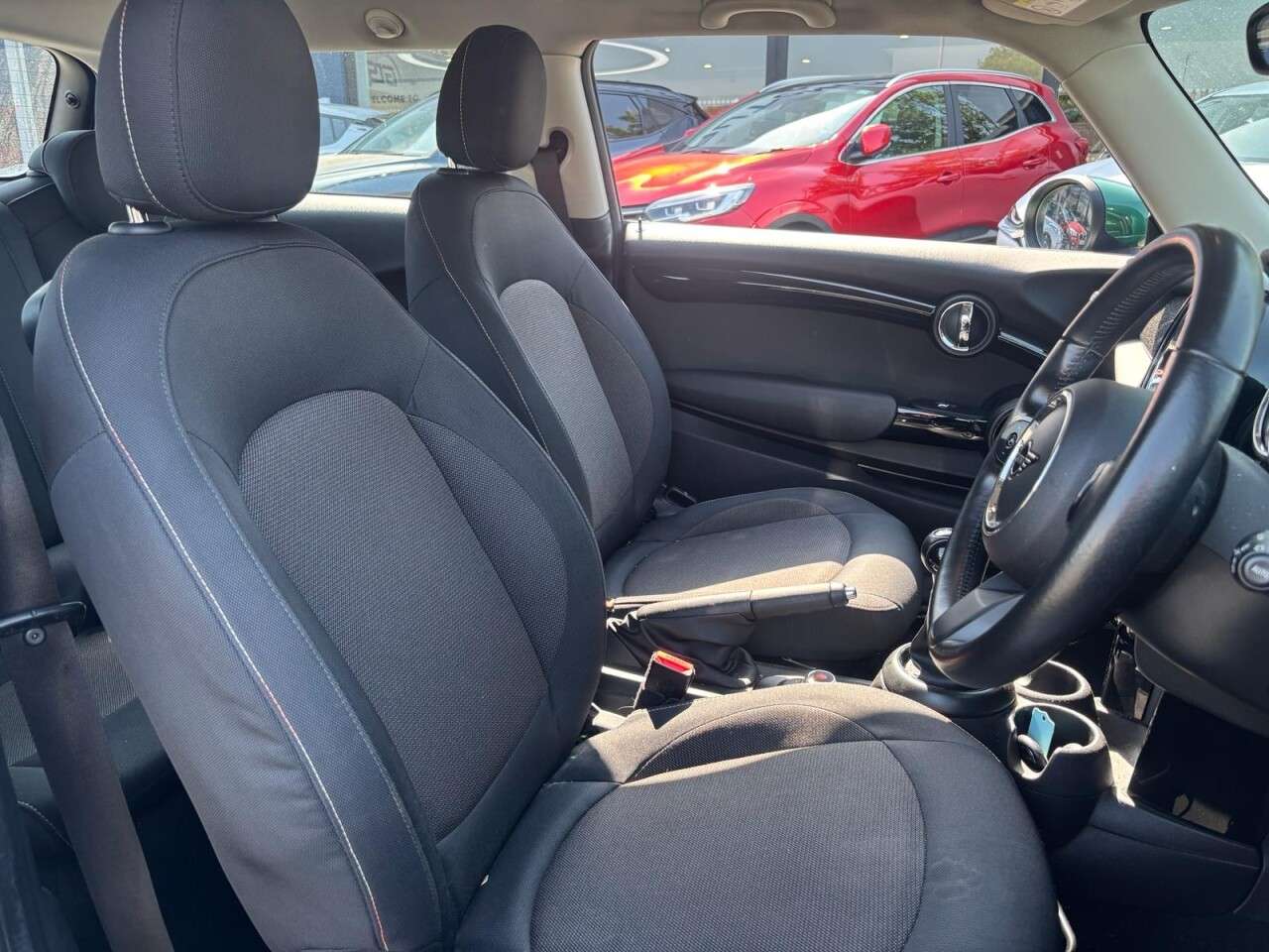 A 2021 MINI HATCH 1.5 COOPER CLASSIC THREE DOOR 135 BHP A 2021 MINI HATCH 1.5 COOPER CLASSIC THREE DOOR 135 BHP