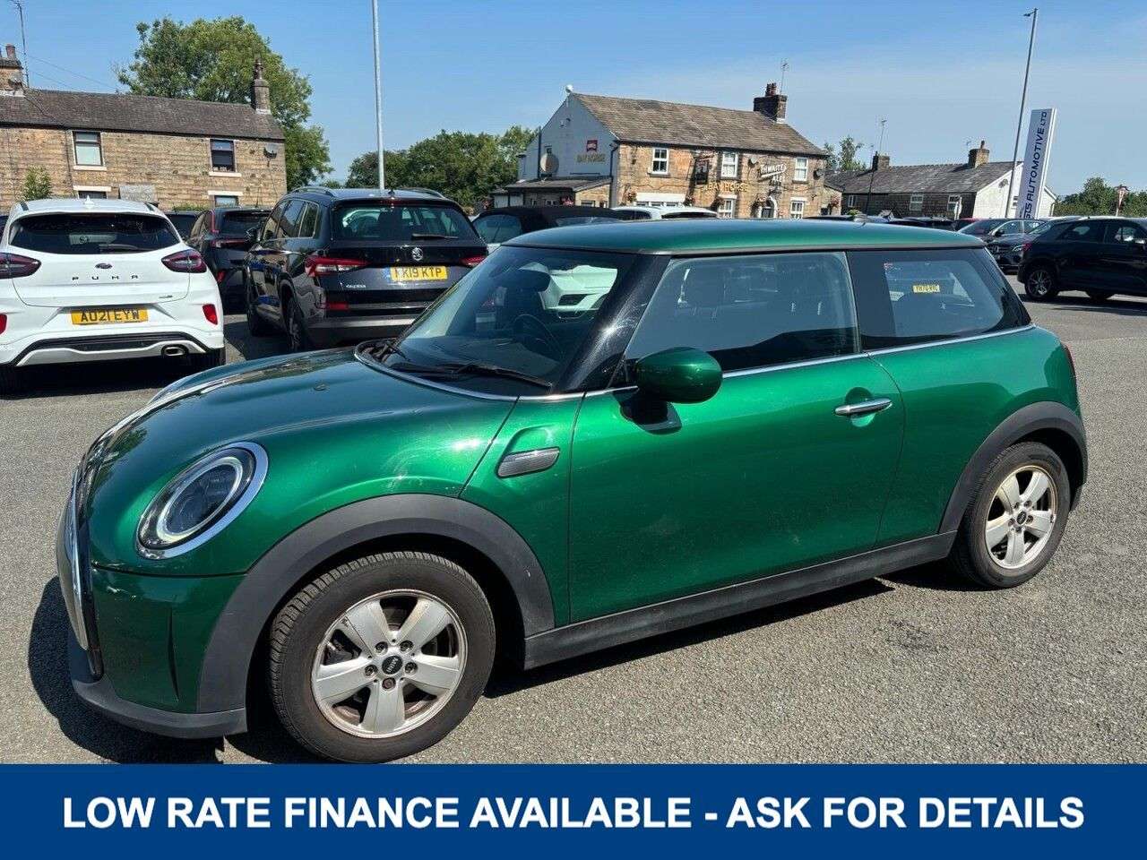 A 2021 MINI HATCH 1.5 COOPER CLASSIC THREE DOOR 135 BHP A 2021 MINI HATCH 1.5 COOPER CLASSIC THREE DOOR 135 BHP
