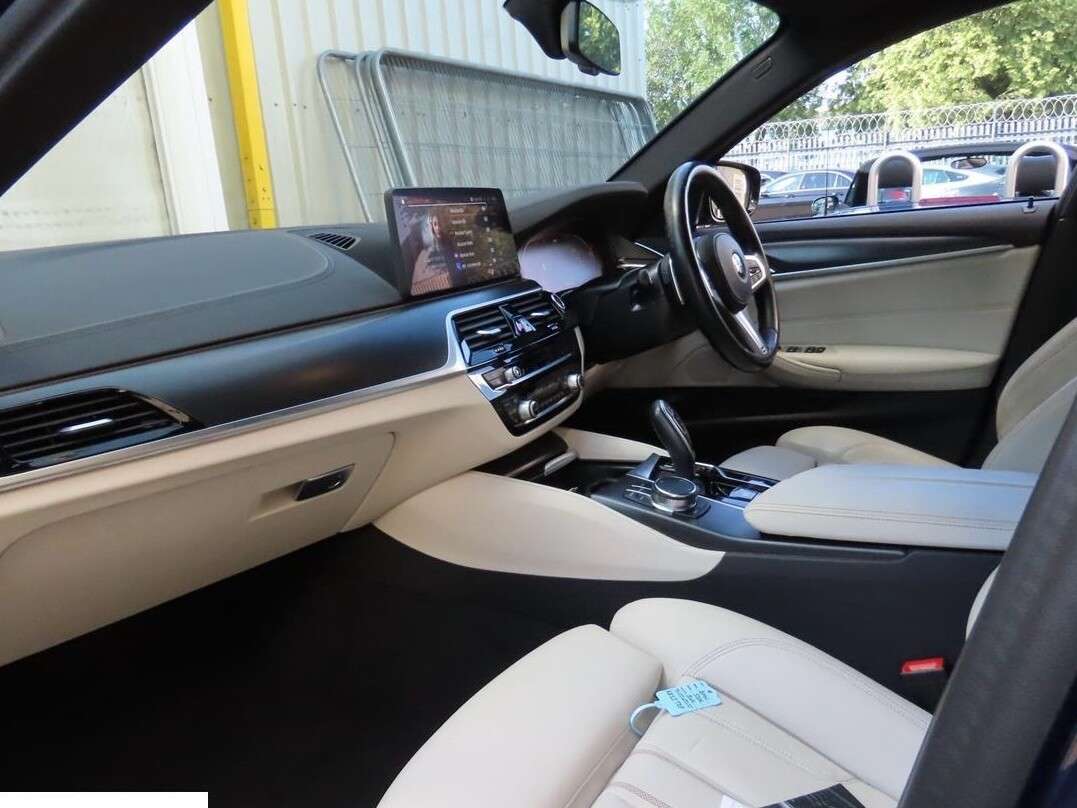 A 2023 BMW 5 SERIES TOURING 520d MHT M-SPORT PRO PACK HYBRID STEPTRONIC xDRIVE 4WD190 BHP A 2023 BMW 5 SERIES TOURING 520d MHT M-SPORT PRO PACK HYBRID STEPTRONIC xDRIVE 4WD190 BHP
