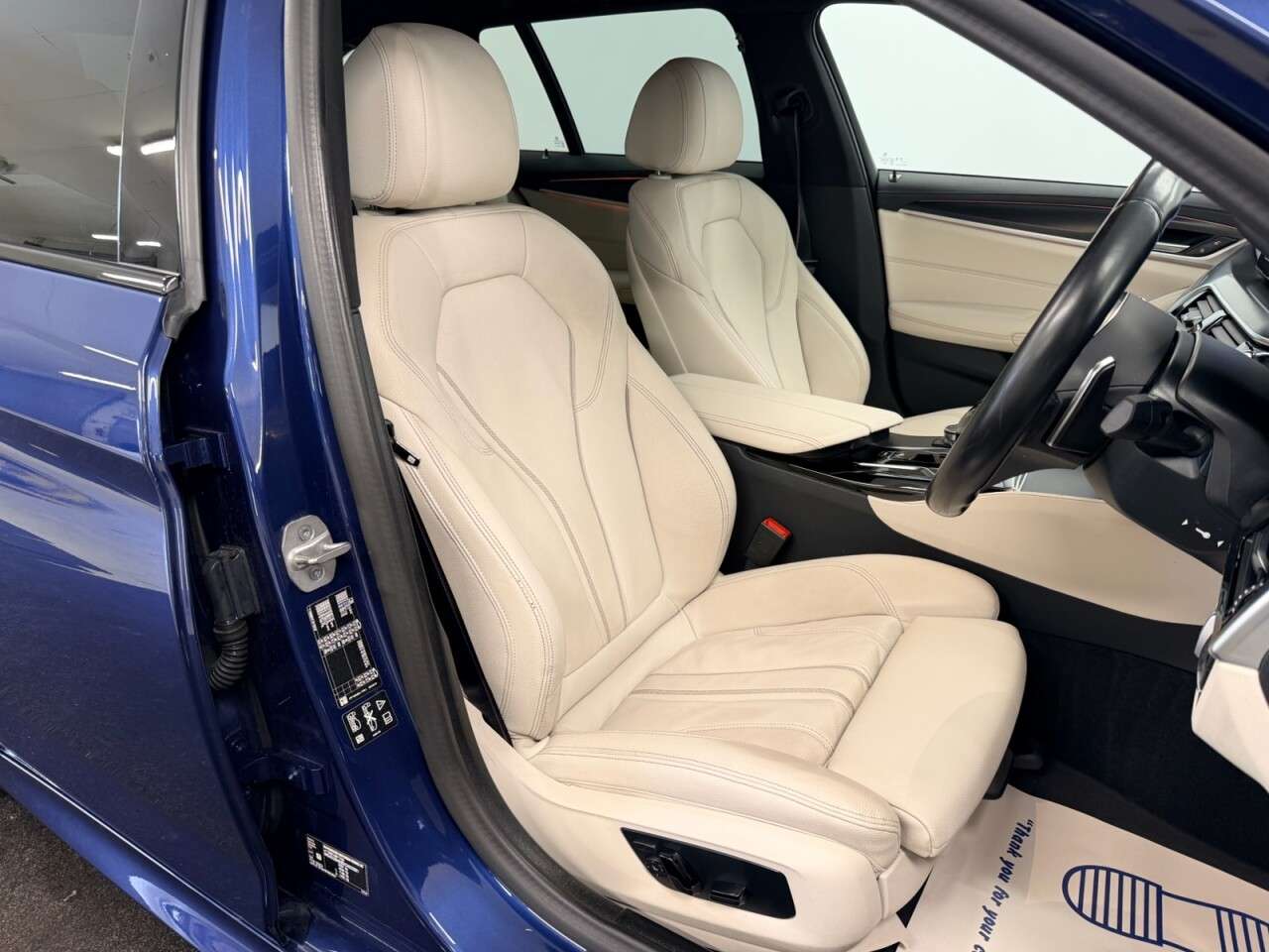 A 2023 BMW 5 SERIES TOURING 520d MHT M-SPORT PRO PACK HYBRID STEPTRONIC xDRIVE 4WD 190 BHP + SAT NAV + A 2023 BMW 5 SERIES TOURING 520d MHT M-SPORT PRO PACK HYBRID STEPTRONIC xDRIVE 4WD 190 BHP + SAT NAV +