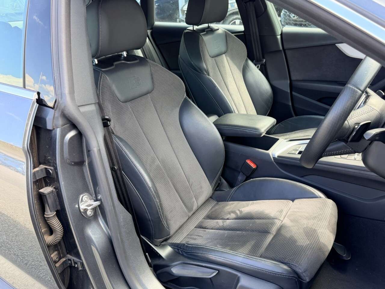 A 2019 AUDI A5 SPORTBACK 2.0 TDI 40 S-LINE FIVE DOOR S-TRONIC AUTO 190 BHP + SAT NAV + HEATED SEATS A 2019 AUDI A5 SPORTBACK 2.0 TDI 40 S-LINE FIVE DOOR S-TRONIC AUTO 190 BHP + SAT NAV + HEATED SEATS